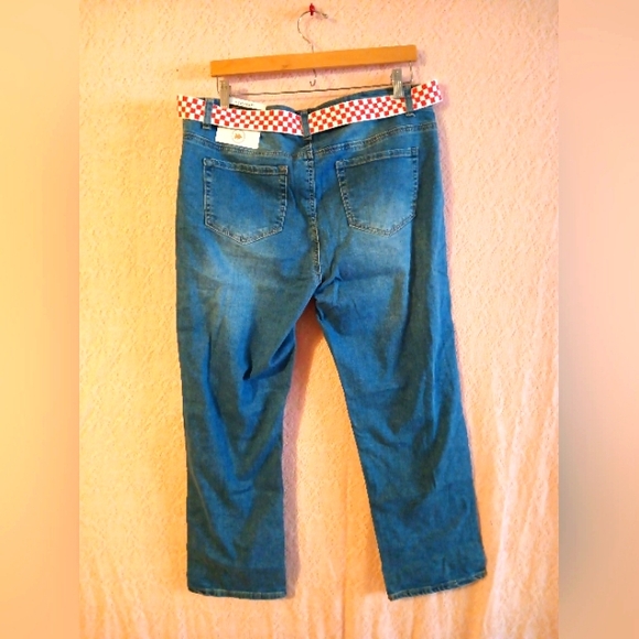 Fashion FWD cropped ripped jeans NWT size 16 W Red&White checkered belt. - Picture 4 of 7